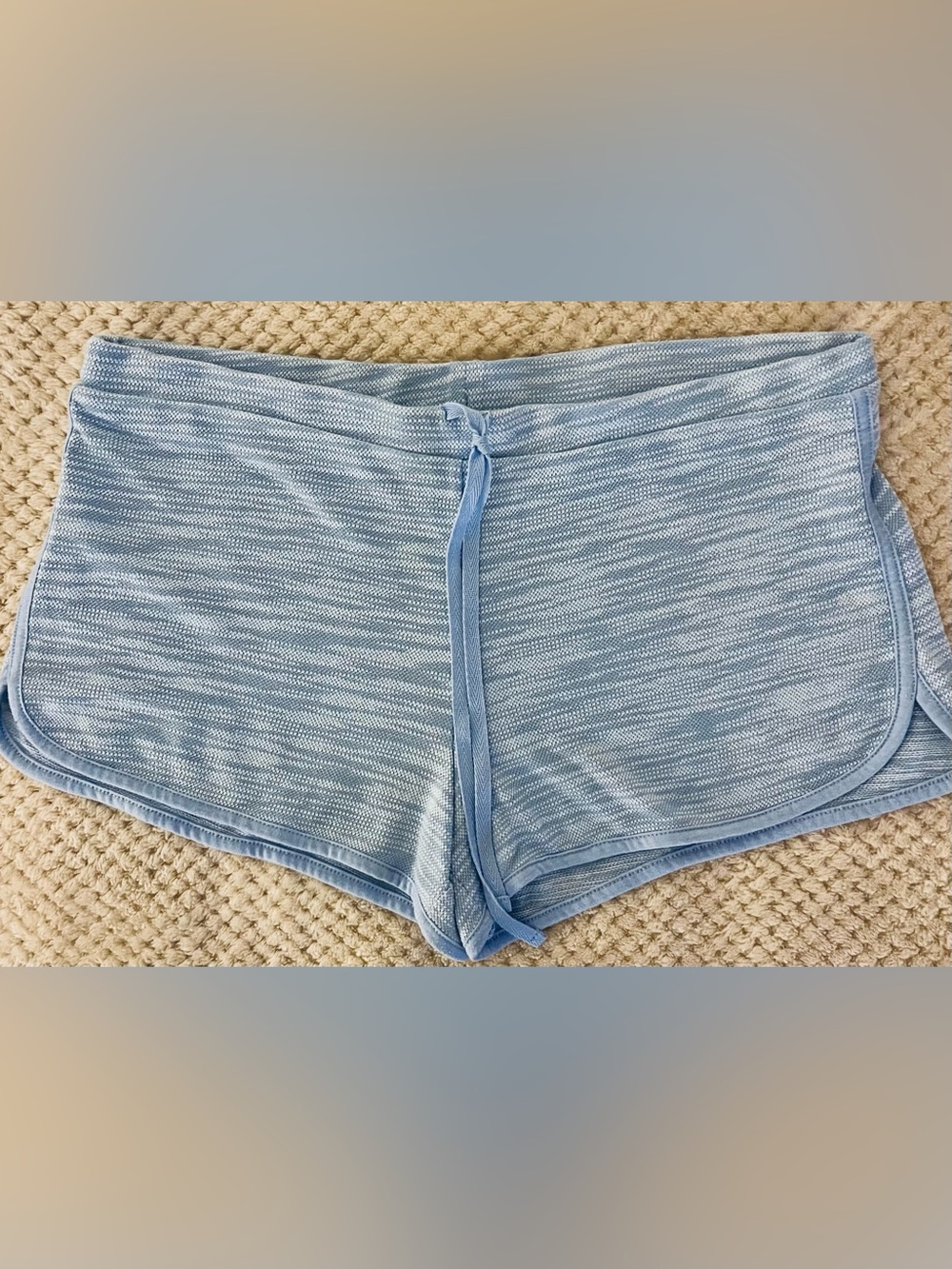 Womenโs โJust Beโ Heathered Space-dye Lounge Shorts
